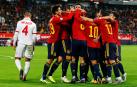 España se da un festín para asegurar el primer puesto del grupo