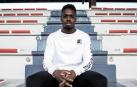 Iñaki Williams, de 25 años, mira a la cámara ayer al mediodía en las instalaciones de Lezama tras el entrenamiento con el Athletic.