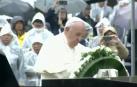 El papa pide en Nagasaki acabar con las armas nucleares