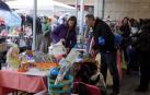 Los vendedores ofrecieron  juguetes, libros, ropa, bisutería y artículos para el hogar.