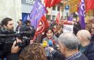 UGT y CC OO se concentran contra de la sentencia que permite el despido por bajas