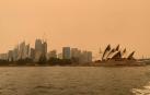 Sídney se ha visto afectada por una espesa capa de humo del centenar de incendios que arden en la costa este de Australia