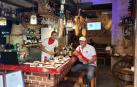 Una taberna recrea en La Habana el sabor sanferminero de La Estafeta