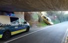 Recogen en la carretera del Cementerio un coche aparcado en la avenida Navarra