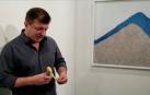 Otro artista se come un plátano pegado a la pared vendido por 120.000 dólares