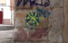 Pintadas vandálicas destrozan la fachada de la Iglesia de San Esteban, en Zamora