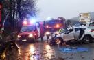 Heridas madre e hija al caer un árbol en un coche en Narbarte