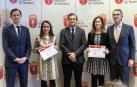 Cristina Gómez y Fernanda Ramón, becas MIR del Colegio de Médicos