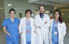 De izda a dcha: el Equipo del Servicio de Cirugía Torácica del CHN: Irene Maya (residente), Elena Ramírez, Juan José Guelbenzu (jefe del Servicio) y Stephany Laguna.