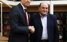 El secretario general del PSOE, Pedro Sánchez (i), se reúne con el presidente del PNV, Andoni Ortuzar.
