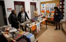 Subastar favores también ayuda
