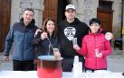 El pasado jueves 26 de diciembre, la localidad navarra de Carcastillo se convirtió en una pista de atletismo. Los niños del Colegio Público Nuestra Señora de la Oliva recorrían las calles en el IV Cross Escolar de su pueblo bajo los aplausos de sus familiares. Un día para recordar tanto para los pequeños como para los mayores.