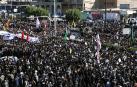Manifestantes iraníes en el funeral del comandante de la Fuerza Quds Qasem Soleimaní