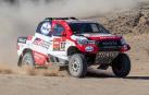 Coche de Fernando Alonso en la primera etapa del rally Dakar