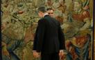 Sánchez y el Rey bromean tras la ceremonia: "Ocho meses para 10 segundos"