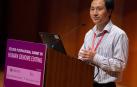 El investigador He Jiankui, condenado a penas de cárcel, multas e inhabilitación por haber editado genéticamente tres bebés en Shenzhen (China)