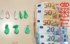 Parte de la droga y el dinero incautados en Berriozar.