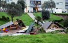 Un parque infantil con pista deportiva se ha hundido sobre el aparcamiento subterráneo de una urbanizaciónde Santander,