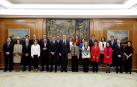 Los ministros prometen sus cargos en una ceremonia culminada con aplausos