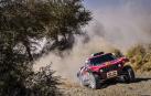 Carlos Sainz, camino de conseguir su tercer Dakar al ganar la décima etapa