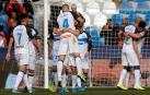 Los jugadores del Deportivo Alavés celebran la victoria tras finalizar el partido ante el Levante.