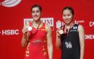 Ratchanok Intanon y Carolina Marin, con sus medallas tras la final.