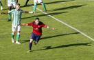 El Toro Acuña celebra el gol al Betis en el partido de la última jornada de la temporada 2013-14.