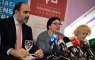 El abogado del Defensor del Paciente, Francisco Javier Fernández-Bravo; la madre de la paciente afectada y la presidenta de la Asociación Defensor del Paciente, Carmen Flores.