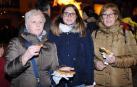 La noche del jueves 16 los vecinos de Cadreita se reunieron, tras la misa y salve en honor a San Antón, en la Plaza para disfrutar del encendido tradicional de las hogueras. Durante el acto, que estuvo amenizado por la Banda Municipal de Cadreita, se repartió entre los presentes nueces, tostadas y queso con membrillo.