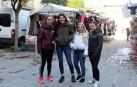 Los gigantes salieron a pasear la mañana del domingo 19 por las calles de Sangüesa para celebrar con mayores y pequeños las fiestas de San Sebastián. Una mañana festiva a la que acompañó el mercado y la hora del vermú.