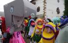 El mal tiempo y las bajas temperaturas no impidieron que decenas de vecinos de Sunbilla salieran a la calle para celebrar sus carnavales.