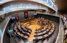 Los parlamentarios cobrarán 53.631 € y el presidente de la Cámara, 73.380