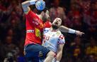 La selección española de balonmano hizo historia al revalidar el Campeonato de Europa tras imponerse este domingo por 22-20 a Croacia en la final del Europeo, lo que permitió a los 'Hispanos' convertirse en un equipo de leyenda.