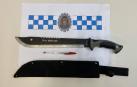 Intenta entrar a un bar de Tudela con un machete de grandes dimensiones