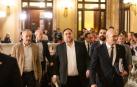 Los exconsellers presos llegan al Parlament entre aplausos y gritos de libertad