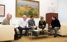 Miembros del Foro Social Permanente acuden al Parlamento de Navarra