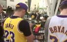 Tributo de miles de fans a Kobe Bryant en el Staples Center