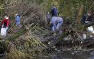 400 voluntarios, convocados por Alianza por el Clima, limpiaron el Arga.