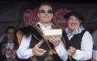 Serafín Zubiri corta en Burgui el primer queso de Roncal de la temporada