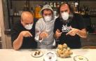 Croquetavirus, el pintxo de un bar de Pamplona que se come con mascarilla