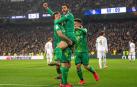 Mikel Merino celebra su gol, el cuarto de la Real Sociedad en el Santiago Bernabéu.