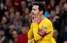 Leo Messi se lamenta tras fallar una ocasión.
