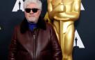 Pedro Almodóvar posa en la recepción de la Academia para los nominados a los Oscar
