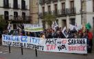 Alsasua aunó ayer el “no” al TAV y al cierre de taquillas del tren