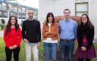 Doctores y doctoras premiados, en el campus de Arrosadia de la UPNA. De izda. a dcha., Lucía Garcés Galdeano, Iván Martínez Baz, Ainara López Maestresalas, Mikel Bravo Acha y Patricia Aranguren Garacochea. Falta en la foto Miguel Rodríguez de Vera Mouliáa.