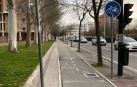 Quejas por la falta de espacio para peatones y bicis en la avenida de Navarra
