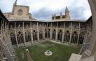 Imágenes de la visita guiada a la presentación de la finalización de las obras de restauración del claustro gótico de la Catedral de Pamplona.