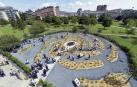 Se encuentra ubicado en el parque de Yamaguchi de Pamplona