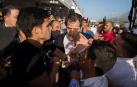 Guaidó recibe una paliza de una muchedumbre chavista al llegar a Caracas