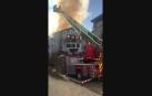 Vídeo de las labores de extinción del incendio de una vivienda en Irurozqui